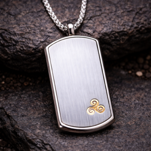 Collier plaque acier brossé Triskel doré
