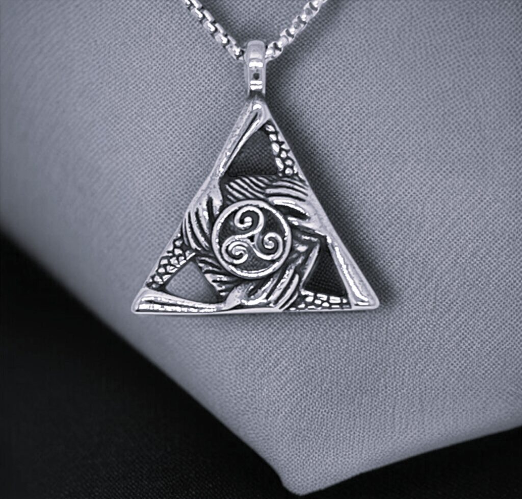 Collier triangle Triskel